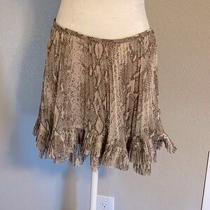 Tan snake skin print pleated short skirt